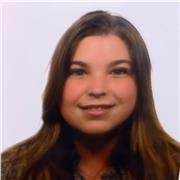 Graduada en Periodismo, me gustaría dar clases de Lengua Castellana y Literatura para alumnos de refuerzo en ESO